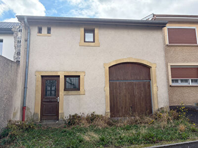 Maison de village 100 m², 2 chambres, Garage, dépendance et terrain de 681 m² à Glatigny