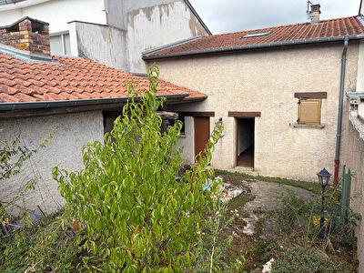 Maison de village 100 m², 2 chambres, Garage, dépendance et terrain de 681 m² à Glatigny