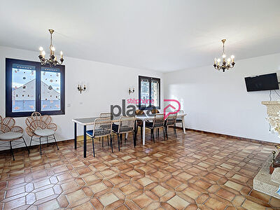 Maison 4 pièces de 143m2 à Villemandeur
