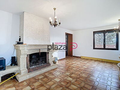 Maison 4 pièces de 143m2 à Villemandeur