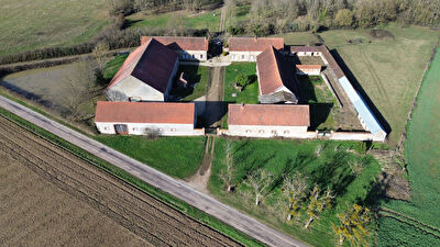 Maison Gy Les Monains 4 pièce(s) 173 m2