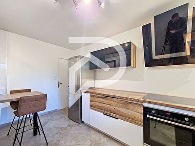 Maison à vendre Montboucher Sur Jabron 6 pièce(s) 181 m2