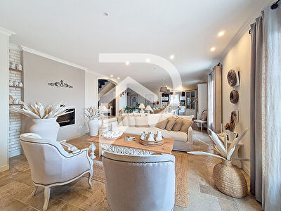Maison à vendre Savasse 7 pièce(s) 226 m2