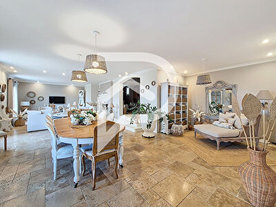 Maison à vendre Savasse 7 pièce(s) 226 m2
