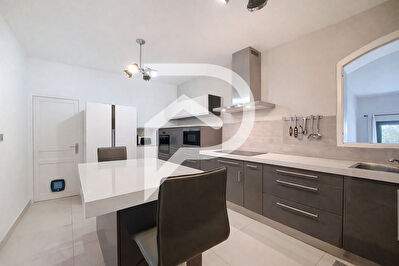 Maison à vendre Montélimar 8 pièce(s) 300 m2