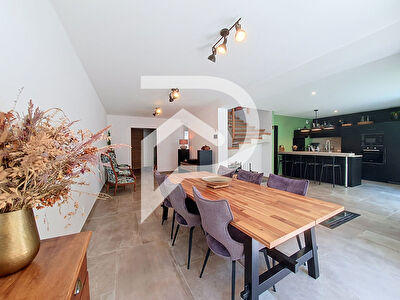 Maison à vendre Le Teil 8 pièce(s) 237 m2