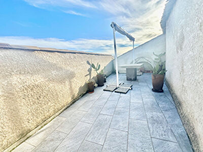 Maison T3 à Coursan avec terrasse et garage