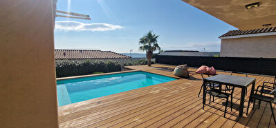 Villa contemporaine vue sur Bages