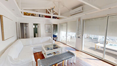 Chalet emblématique de Gruissan: Vue mer, authenticité et confort moderne