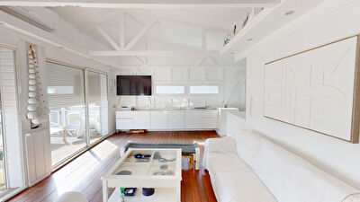 Chalet emblématique de Gruissan: Vue mer, authenticité et confort moderne