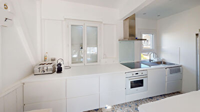 Chalet emblématique de Gruissan: Vue mer, authenticité et confort moderne