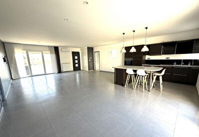 Maison avec surface commerciale