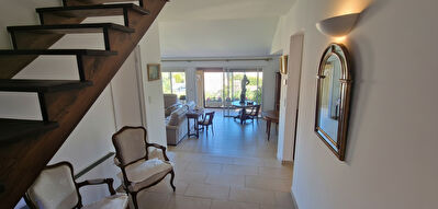 Villa 4 faces parcelle 720 m²