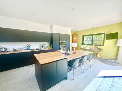 Villa contemporaine T4 plain pied avec piscine  à Ornaisons