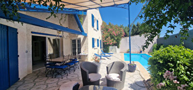 Maison comportant deux studios
