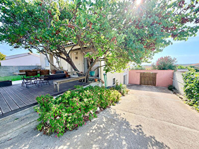 Maison Ouveillan T5 de  175 m2 avec piscine