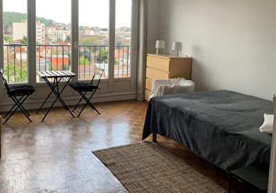 Montreuil- Grand studio dernier étage 42.8m2 avec balcon