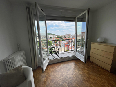 Montreuil- Grand studio dernier étage 42.8m2 avec balcon