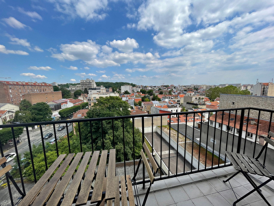 Montreuil- Grand studio dernier étage 42.8m2 avec balcon
