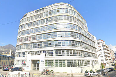 Aménagez un appartement dans ce plateau de 240 m² à une adresse d'exception