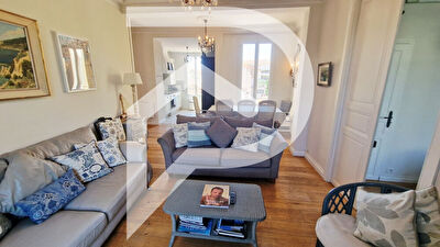Appartement proche rue d'Antibes et gare de Cannes 3 pièces 66.17 m2 Carrez avec balcon.