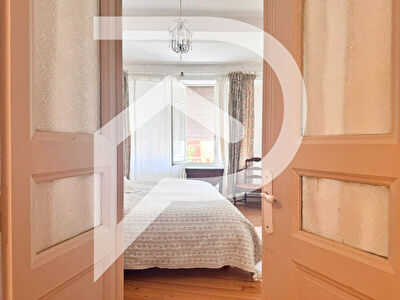 Maison 10 pièce(s) 256 m2