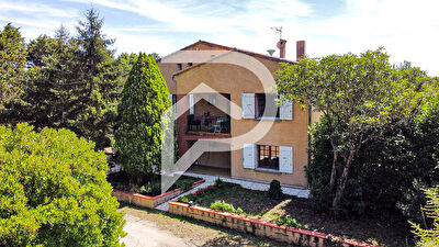 Maison 7 pièce(s) 210 m2
