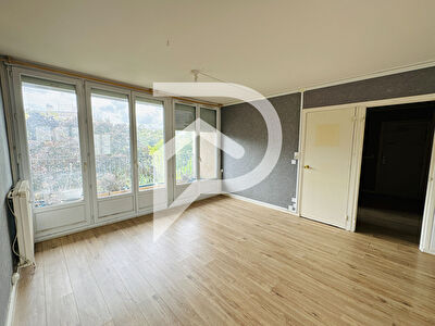 REIMS - EXCLUSIVITE - A VENDRE - SECTEUR EUROPE - Appartement de type 5 avec balcon