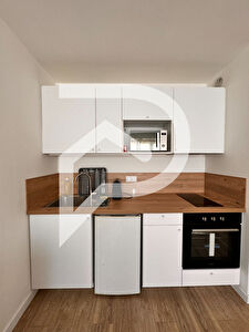 EXCLUSIVITÉ - REIMS - A LOUER STUDIO RÉNOVÉ ET MEUBLÉE