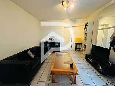 REIMS - SECTEUR AVENUE DE LAON - EXCLUSIVITE - A VENDRE - PROCHE TRAMWAY Appartement de type 2 avec cave