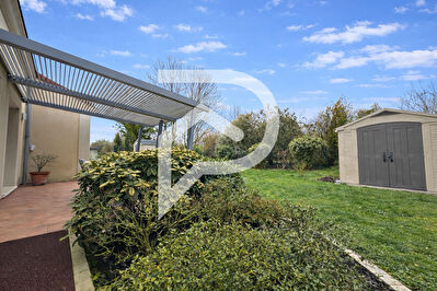 LAVANNES - EXCLUSIVITE - A VENDRE - Maison de type 6 avec jardin et garage double