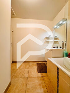 APPARTEMENT A CORMONTREUIL - T3 AVEC GARAGE DOUBLE