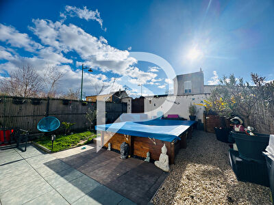 CORMONTREUIL - NOUVEAUTE - A VENDRE - Maison de type 54/5 RT 2012 avec jardin et garage