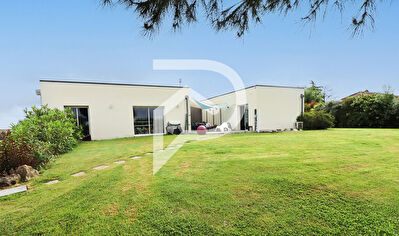 Maison 5 pièces 145 m2 terrain et grand garage