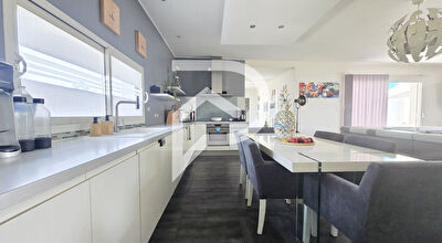 Maison 5 pièces 145 m2  terrain et grand garage