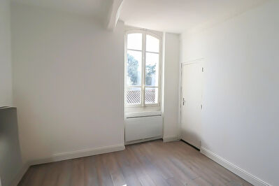 Maison T3 à Gaillac avec jardin et dépendance proche toutes les commodités.