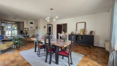 GAILLAC ? Élégante maison familiale de 130 m² avec piscine, pool-house et sous-sol complet