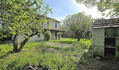 Gaillac idéalement placée, maison T4 sur 575m²