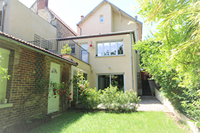 Maison L'isle Adam 10 pièce(s) 169.75 m2