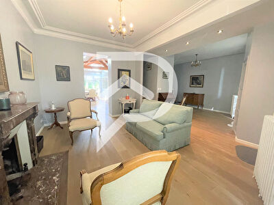 Maison L'isle Adam 10 pièce(s) 169.75 m2