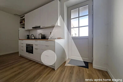 CADRE EXCEPTIONNEL 2  ESPACES EN DUPLEX AVEC COUR 88.06 ET  POSSIBILITES DE TERRAIN ATTENANT