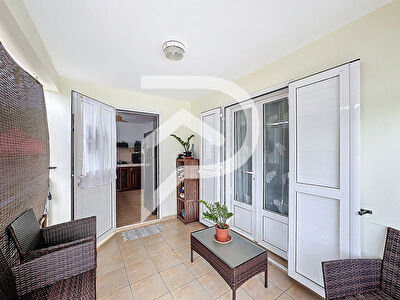 Villa F4 lumineuse avec jardin au coeur du village des Makes