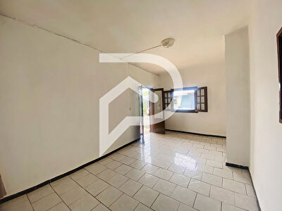 Grand Appartement F4/5 proximité ville de Saint-Joseph
