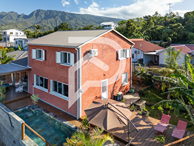 Ensemble immobilier F6 + F3, vue mer et montagnes !