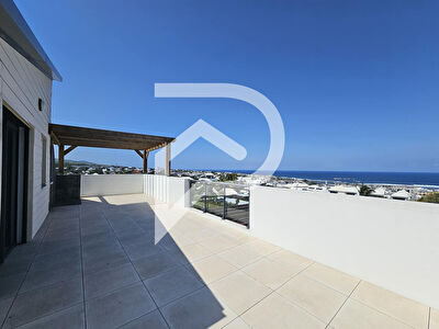 Duplex T4 avec vaste terrasse panoramique, Saint-Pierre centre-ville