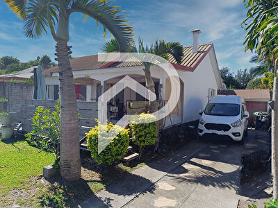 Belle Maison avec un grand garage au 12 Km