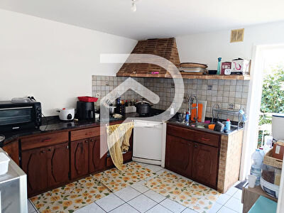 Belle Maison avec un grand garage au 12 Km