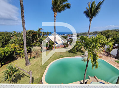 Villa avec piscine, vue mer, 134 m2 sur 930m²