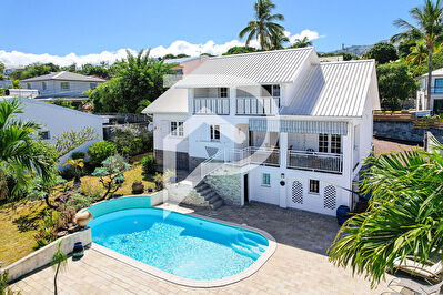 Belle villa familiale F4/5 sur 910m²  à la Plaine ST PAUL