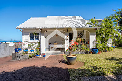 Belle villa familiale F4/5 sur 910m²  à la Plaine ST PAUL
